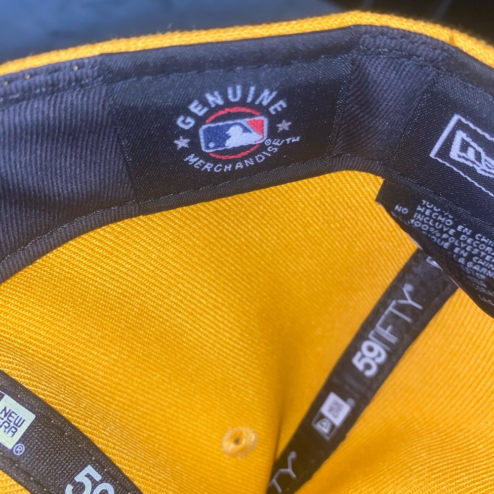 New York Yankees New Era 59FIFTY fitted hat. Size 8. - Picture 5 of 5